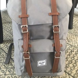 Herschel Supply Company
Little America Backpack